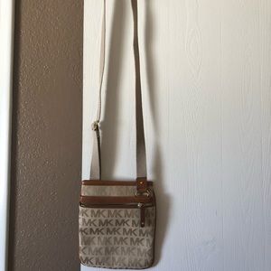 Micheal KORS crossbody